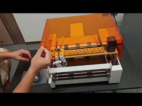 UUNA TEK® iAuto Plus 2.0 - آلة الكتابة الآلية المدعومة بالذكاء الاصطناعي من الجيل التالي، تكتب حتى 250 حرفًا، و95 ظرفًا لكل حمولة